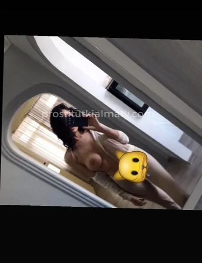 Беременная Аделя